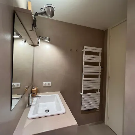Apartment Impals 12 *
